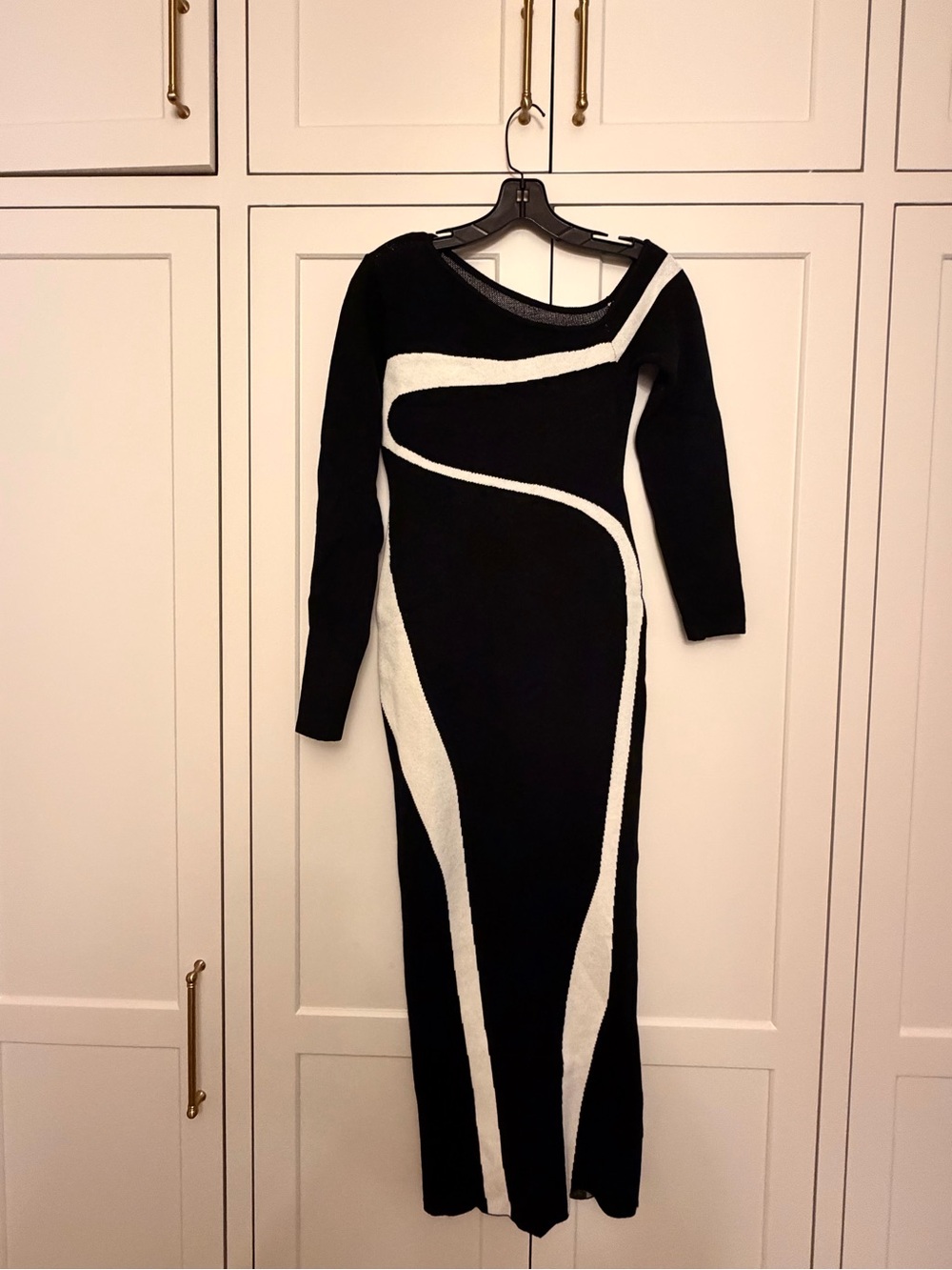Chicnery One-Shoulder Black & White Bodycon Midi Dress - Picture 2 of 12